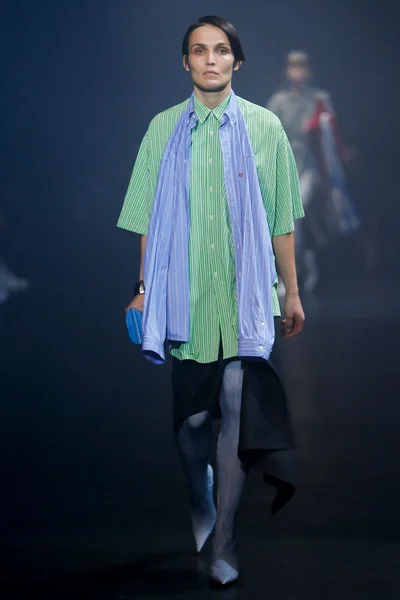 Look 35